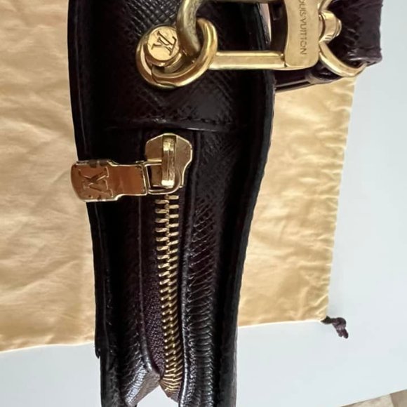 Louis Vuitton Epi leather pouch for men - Picture 9 of 11